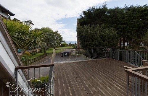 Weymouth Cottage | REDCLIFF VIEW LODGE, family friendly, with a garden in Weymouth