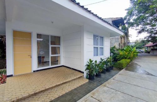 Bogor Selatan Hotel | RedDoorz at Batutulis Bogor Villa Papatong by M