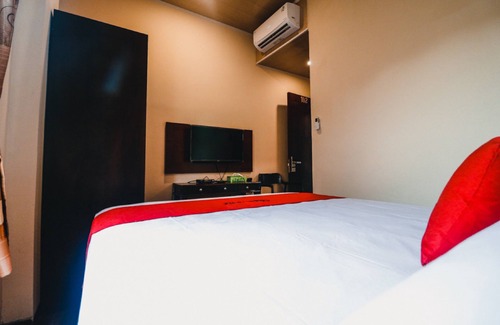 Cawang House | RedDoorz near Halim Perdanakusuma 3