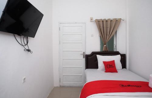 Parepare Hotel | RedDoorz Plus At Lovina Inn Tonrangeng River Side