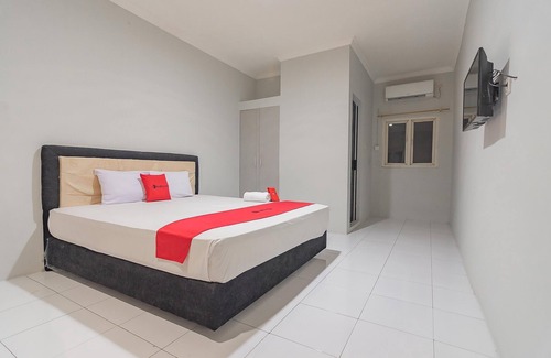 Balikpapan Hotel | RedDoorz Plus @ Bukit Cinta Street