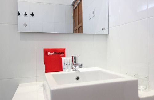 Prawirotaman Hotel | RedDoorz Plus near Alun Alun Selatan 2