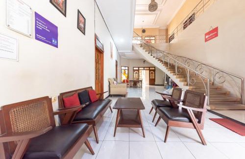 Malang House | RedDoorz @ Soekarno Hatta Indah