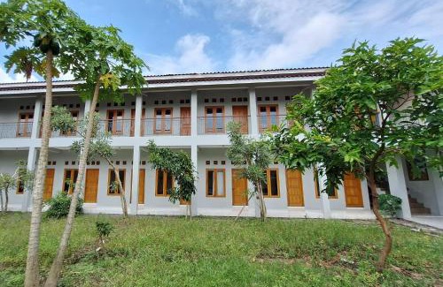 Banguntapan Hotel | Reddoorz Syariah near Terminal Bus Giwangan