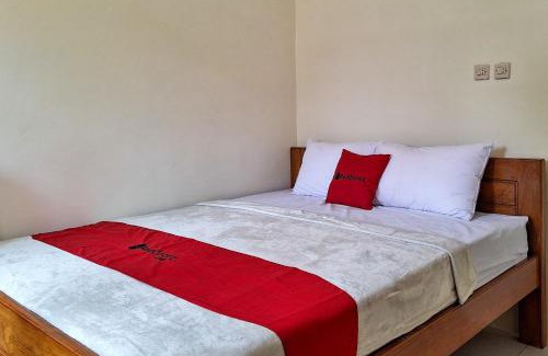 Banguntapan Hotel | Reddoorz Syariah near Terminal Bus Giwangan