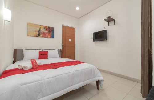 Binong Hotel | RedDoorz @ Tirta Mansion Karawaci