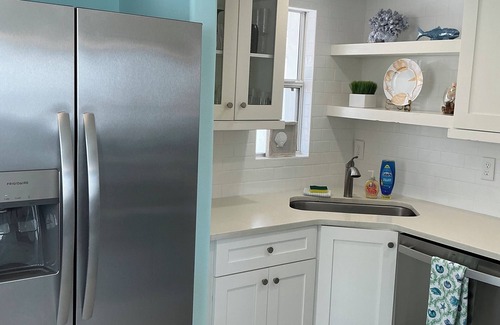 Redington Shores House | Redington Shores Beach Cottage -sleeps 12- steps to the beach!