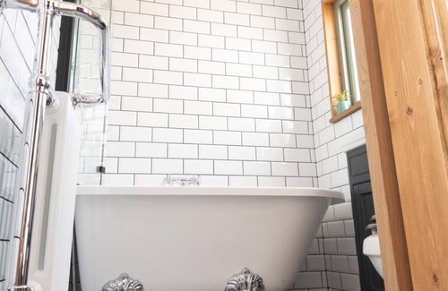 Dorking Cottage | Redlands is a Cosy Characterful 2 Bed Cottage in the Surrey Hills