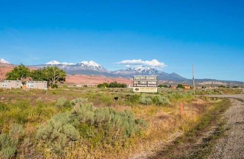 Moab South Valley House | Redrock Moab Tiny House w Loft - Site 3