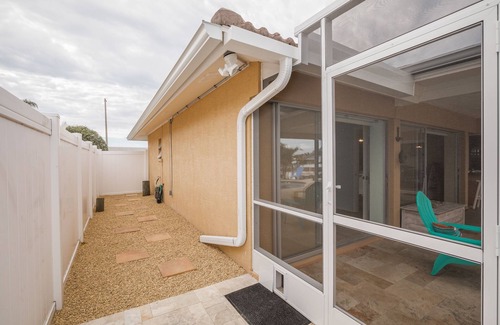 Gulf Harbors House | Reduced Fall/Winter rates! Free pontoon boat for your stay. On the water