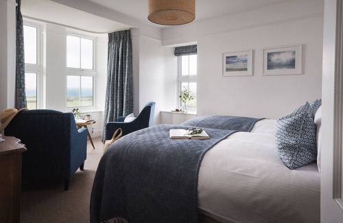 Treknow House | Reduced rates December, outstanding sea views, newly renovated, sleeps 10