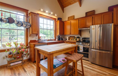 Trinidad House | Redwood Coastal Cottage Retreat~Fleurhaven Chalet
