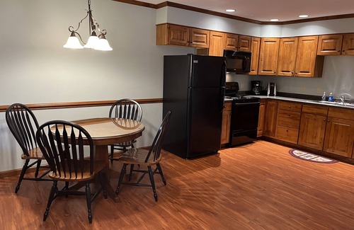 Colliersville Apartment | Redwood Inn & Suites - Apartment A - impeccably clean motel between CDP & ASV