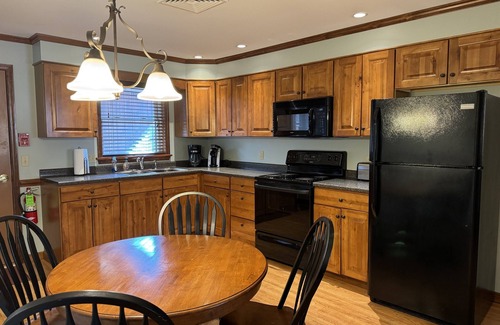 Colliersville Apartment | Redwood Inn & Suites - Apartment C - impeccably clean motel between CDP & ASV
