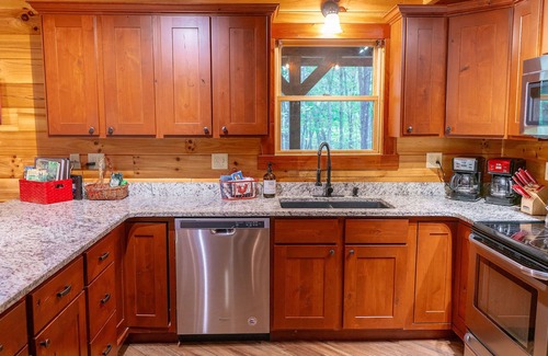 Rockbridge Cabin | Redwood Lodge Hocking Hills-Covered Porches, Firepit, Hot Tub, Rec Room, WiFi