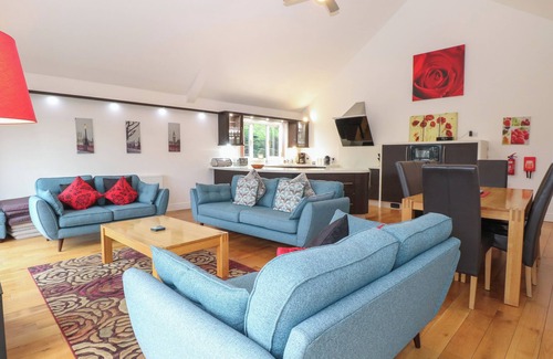 Horning House | REEDLINGS, pet friendly, with a garden in Horning