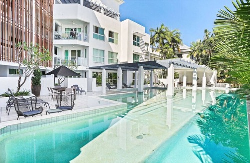 Cairns North Condo | Reefside at 201 Lake Street- Stylish City Apartment with Pool & Balcony Near Esplanade