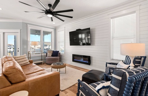 Manteo House | Reel Fun: New Construction in Pirates Cove | 32' Private Boat Slip | Community P