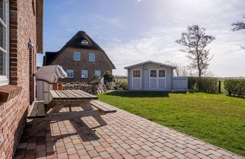 Tating Cottage | Reetdachhaus Ahoi, Deutschland