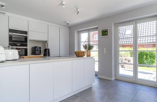 St. Peter-Ording Cottage | Reetdachhaus Kleine Krabbe
