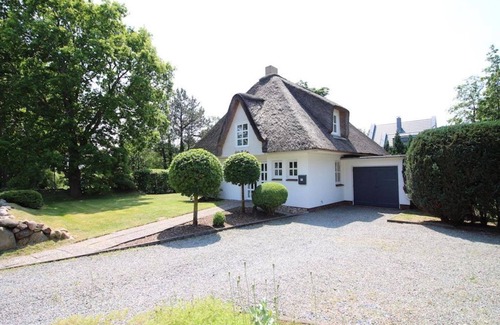 St. Peter-Ording Cottage | Reetdachhaus Lüttje Haubarg