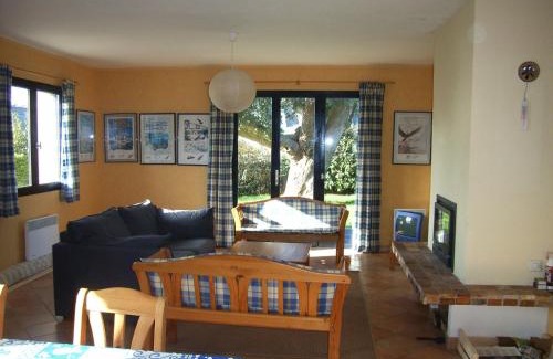 Arzon Villa | REF 034 Maison deux chambres pour cinq personnes proche Golfe du Morbihan LE MONTENO ARZON