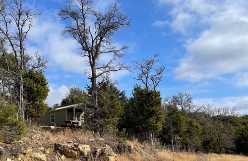 Jacksboro House | Reflection Cabin overlooking Lake Godstone