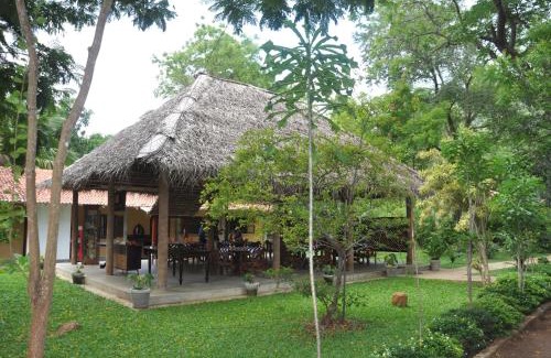 Yodakandiya Cabin | Refresh Cabana Gardens