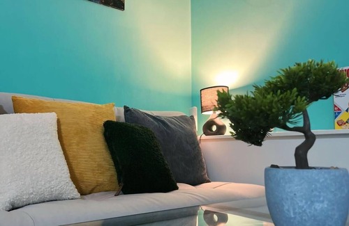 Falkirk Apartment | Refreshing Modern Apartment in Falkirk