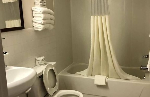 Campbelltown Resort | Refreshing Vacation Trip! FREE Breakfast, Near Hershey Park and Zoo America!