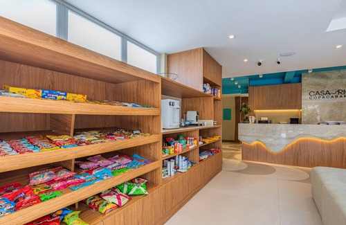 Leme Apartment | Refuge a few steps from Copacabana Beach | Q15