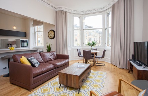 Kelvinbridge Apartment | Refurbished Period Property in Glasgow Park