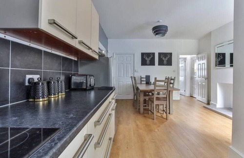 Sheffield House | ★Refurbished★ Plush Property|Great Transport Links