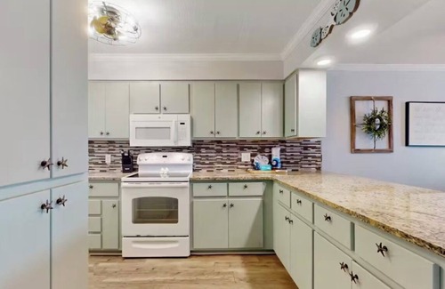 Biltmore Beach Condo | Regency Towers 1024: 3-BD 2B condo-beach, gym, & pool with amazing balcony views