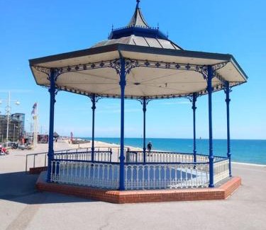 Bognor Regis Apartment | Regis Lodge, Room 3, Self check-in Bognor Regis