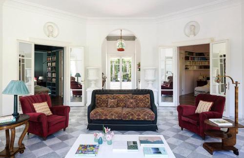 Revislate Villa | Relais La Foleia - Luxury Villa with private lake