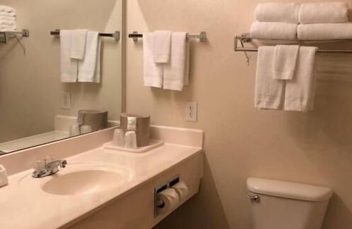Kelso House | Relax and Recharge in GuestHouse Kelso Longview! 3 Comfortable Units