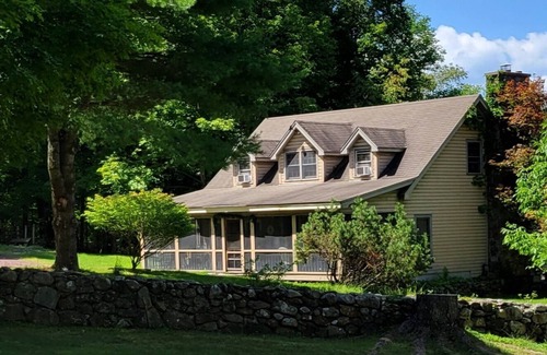 Huletts Landing House | Relax and unwind - 4 bedrooms, 2 full baths, screened in porch & yard for kids.