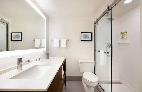 Fort Worth Hotel | Relax and Unwind! 3 Family-friendly Units! Indoor Pool, Close to Fort Worth Zoo!