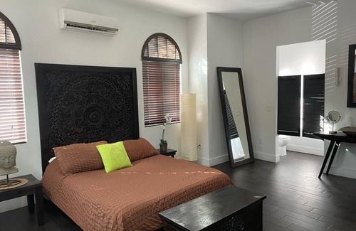 Northeast Miami Hotel | Relax and Unwind 5 mins from South Beach - 2Z