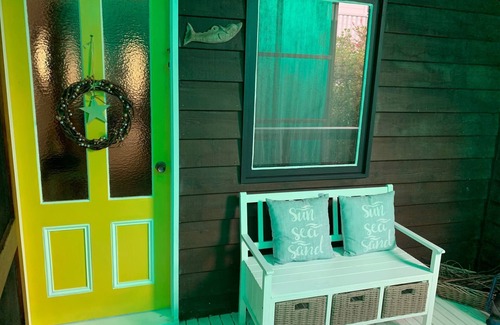 Skenes Creek House | *Relax and unwind - ocean views, pet-friendly, walk to the beach, unlimited wifi
