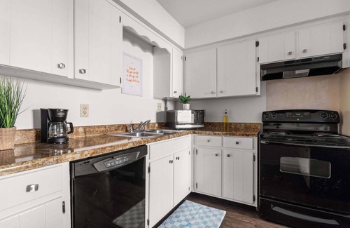 Music Row Condo | Relax and Unwind on Music Row