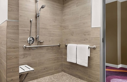 Pasadena Hotel | Relax and Unwind! Pet-Friendly Property, Onsite Pool, Close to Alhambra Park