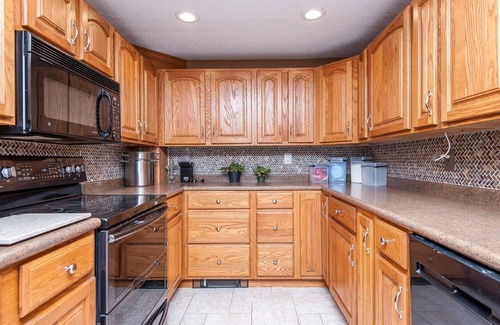 Lewiston House | Relax at Amelia's Place