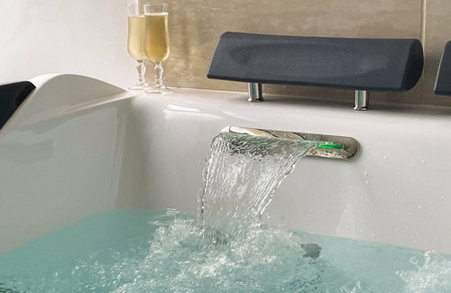 Saint-Quentin Apartment | Relax Balneo B&B Dinner board