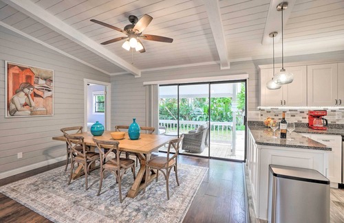 Tarpon Springs House | Relax by the bay! Cozy Beach House w/Private Pool Oasis < 2Mi to the Beach!