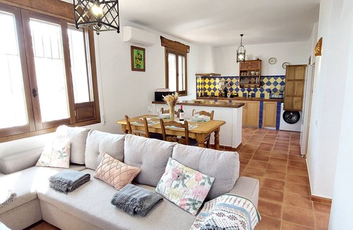 El Gastor Cottage | Relax en El Paraiso de Nitram y su Piscina de Agua Salada a los Pies del Algarin