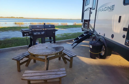 City-by-the Sea House | Relax & enjoy some coffee with unbelievable waterfront sunrises!