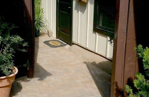 West Sedona Cottage | Relax in a Cozy Hideaway for Two, close to everything, and pet friendly.