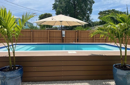 Sexton Cove Estates Cottage | Relax In a Piece Of Paradise Waterfront with Private END CanalnPet Friendly!